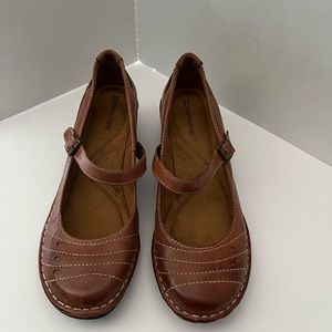 Naturalizer Women Brown Leather shoes. 8.5W.